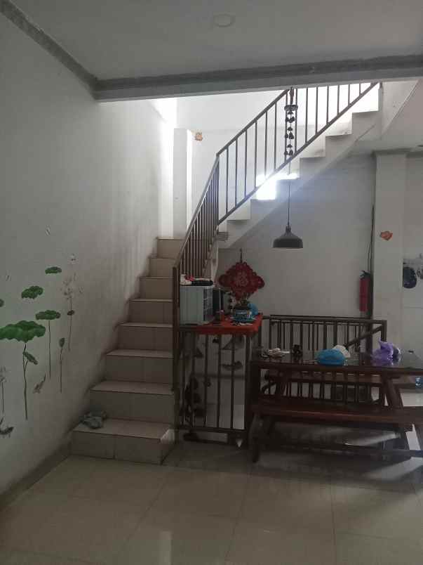 dijual ruko 2 pintu di jalan raya cipayung depok