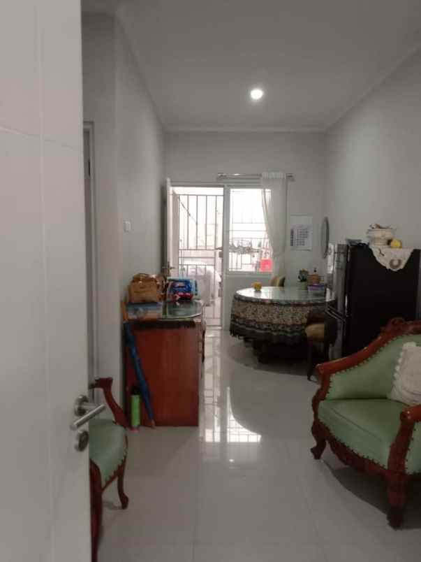 dijual rumah 2 lantai di jatiasih bekasi harga murah