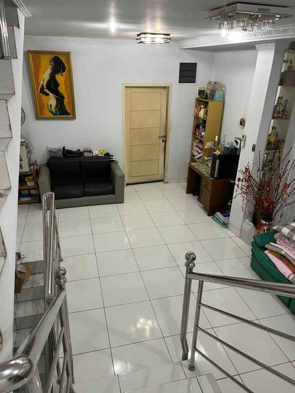 dijual rumah 3 lantai dekat pancoran glodok