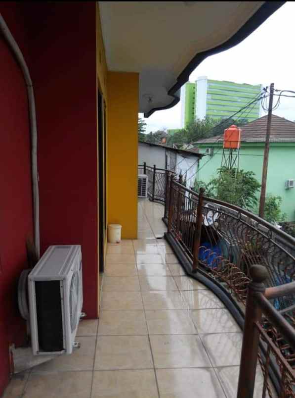 dijual rumah 3 lantai di pasar minggu