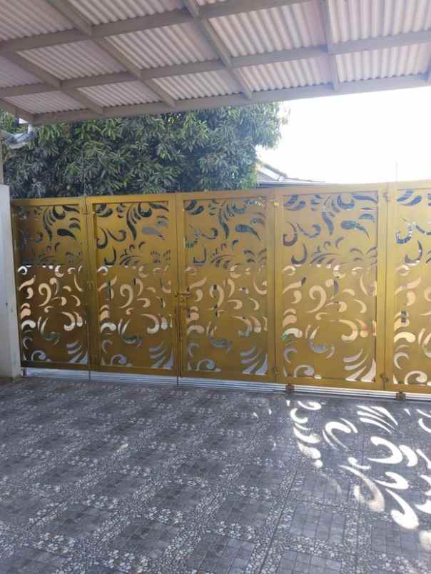 dijual rumah 3 lantai full furnished arcamanik bandung