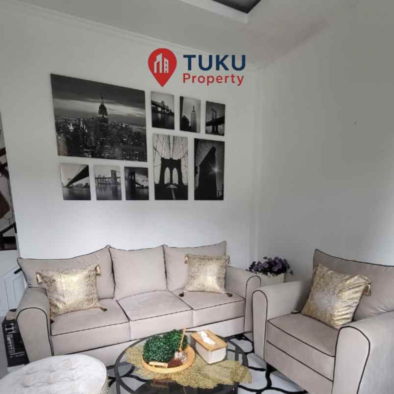 dijual rumah american classic di pamulang