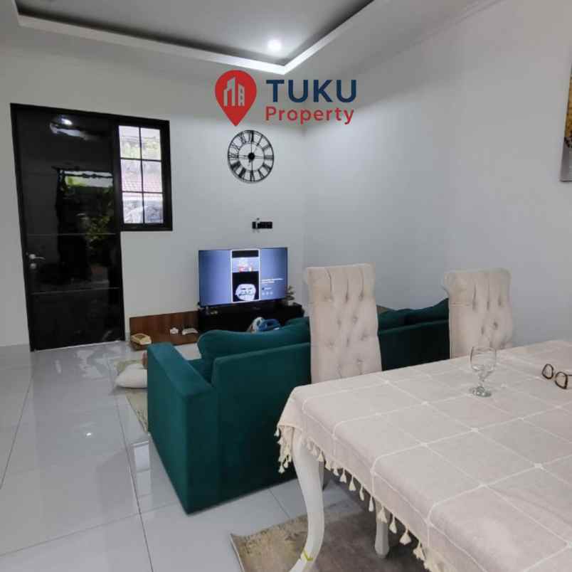 dijual rumah american classic di pamulang