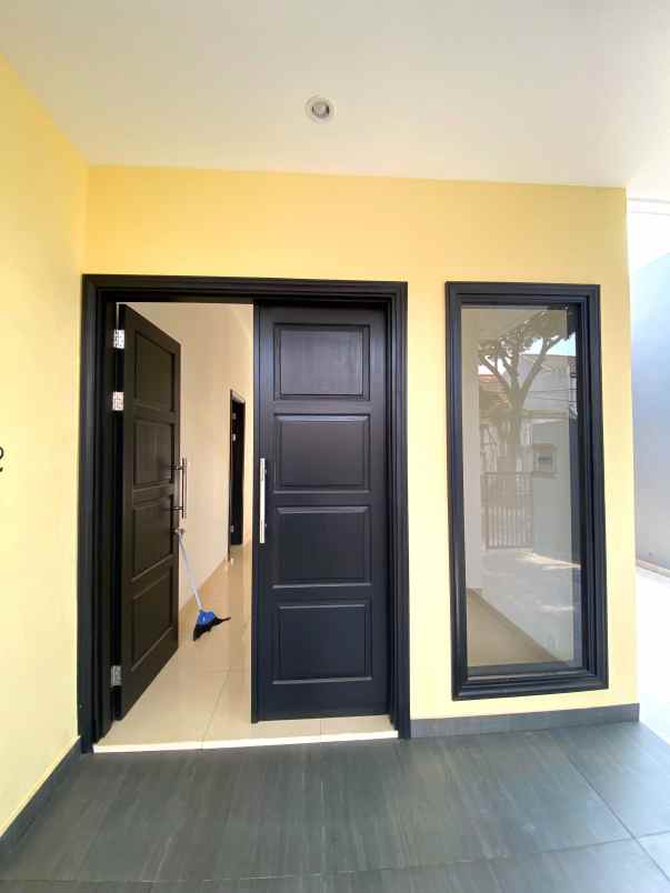 dijual rumah anggrek loka bsd