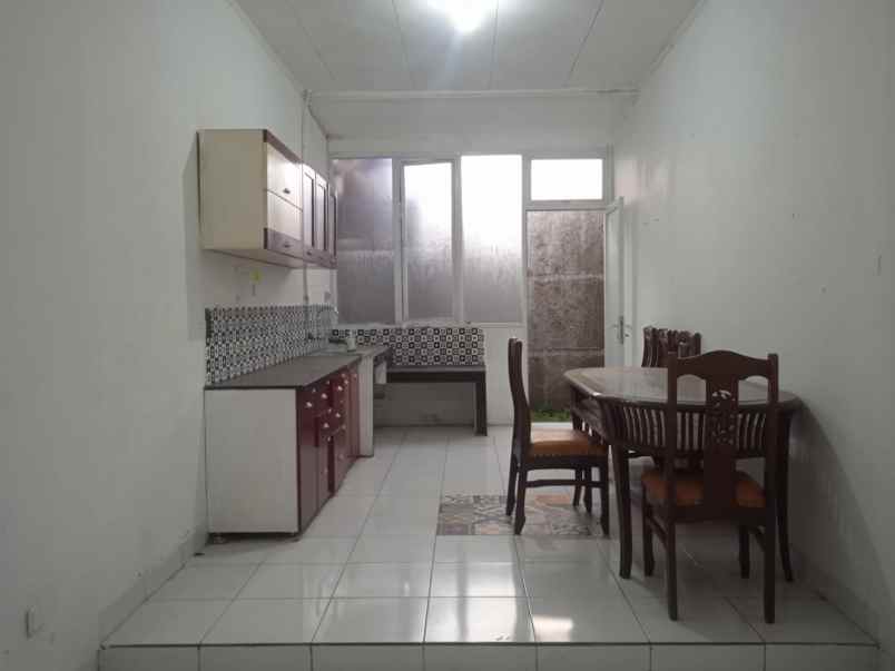 dijual rumah antapani