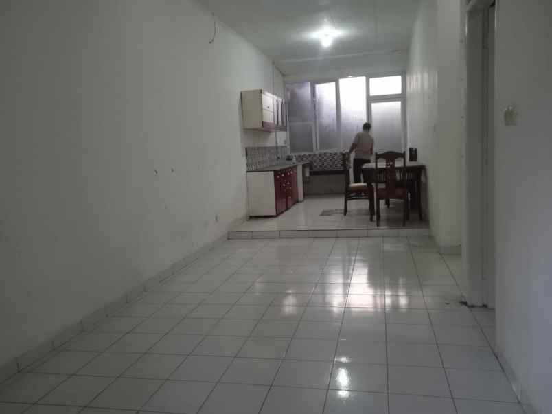 dijual rumah antapani