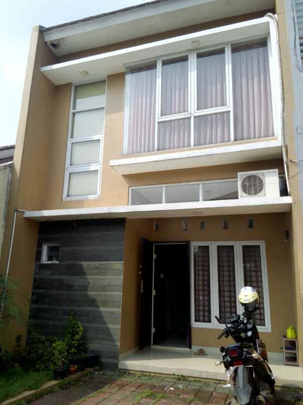 dijual rumah arcamanik