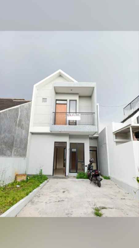 dijual rumah arcamanik