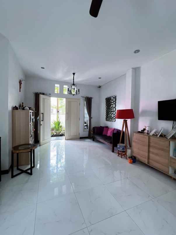 dijual rumah babatan