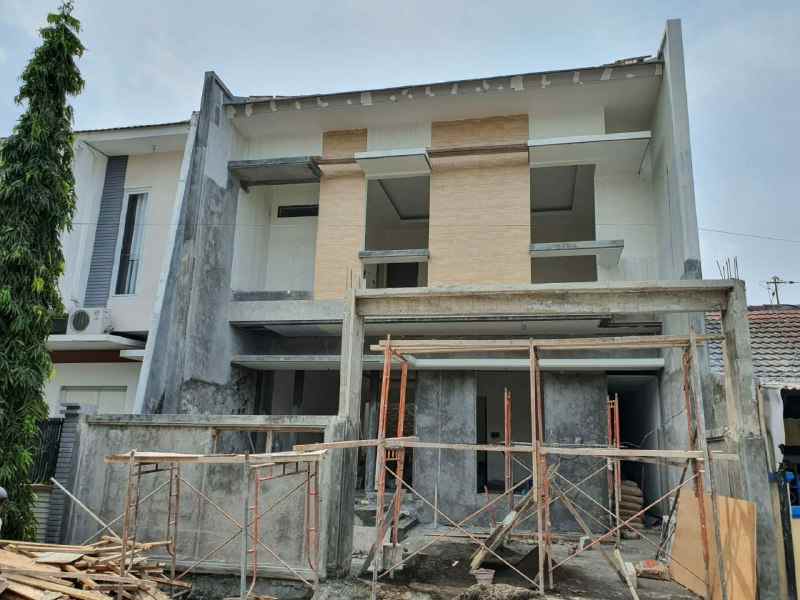 dijual rumah babatan pantai