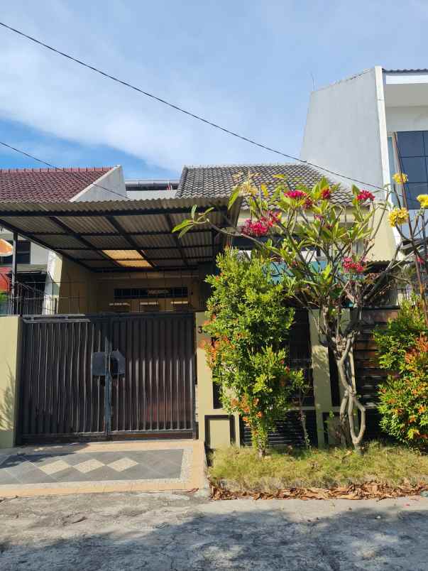 dijual rumah babatan pantai