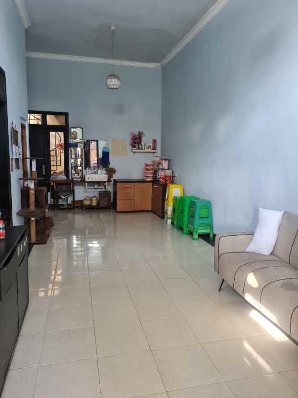 dijual rumah babatan pantai