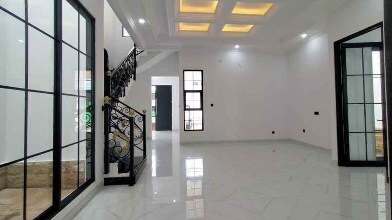 dijual rumah babatan pantai