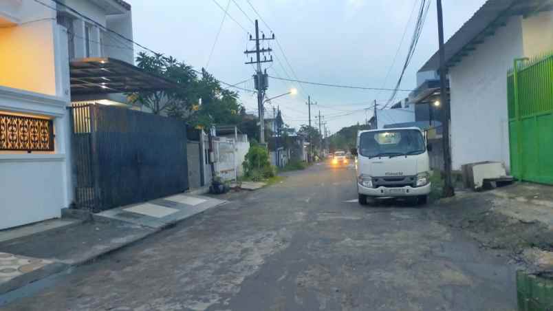 dijual rumah babatan pantai