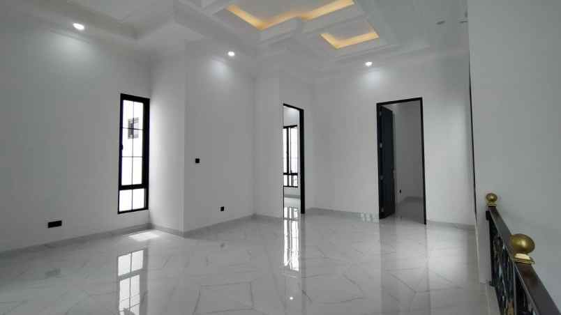 dijual rumah babatan pantai