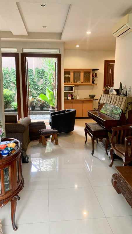 dijual rumah bagus cantik di bintaro sektor 9