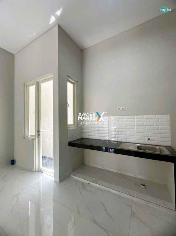 dijual rumah baru gress tenggilis mejoyo dekat ubaya