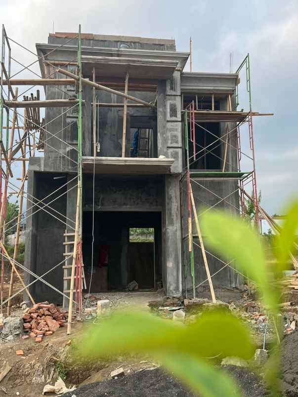 dijual rumah batu