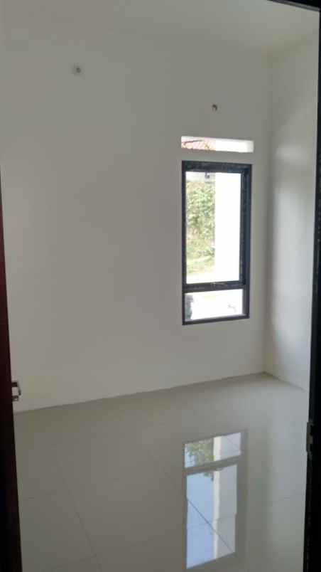 dijual rumah bedahan