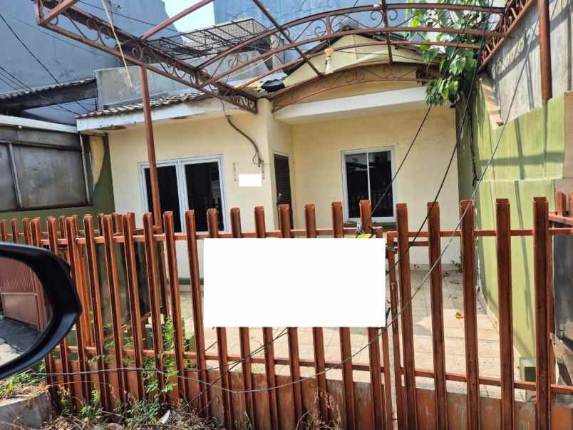 dijual rumah belakang mall kelapa