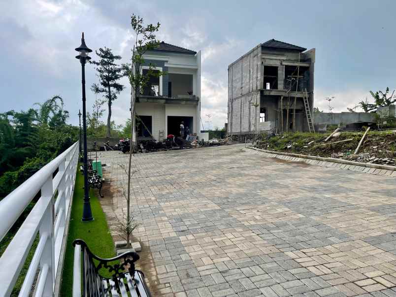 dijual rumah berkonsep villa ready stock