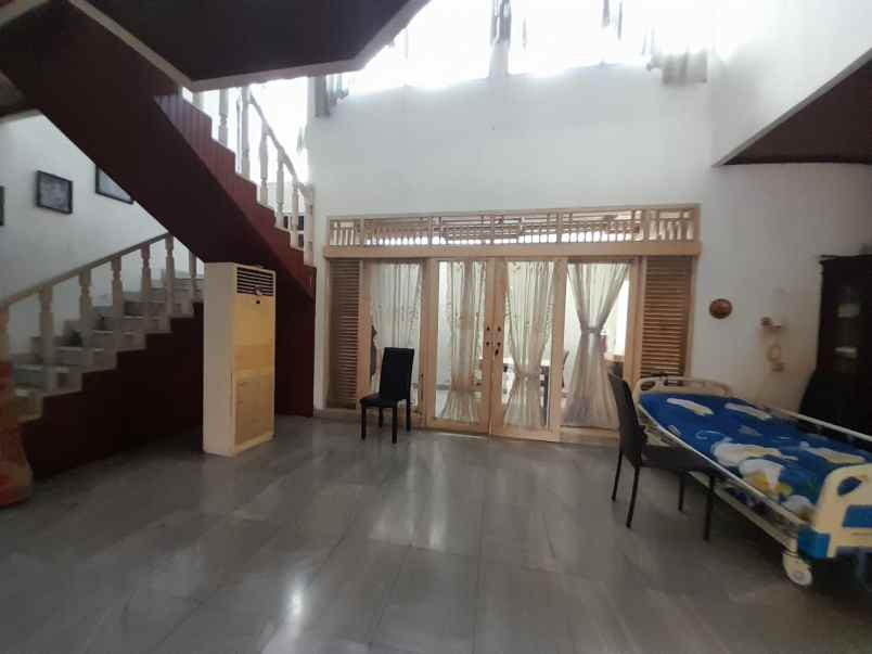 dijual rumah billymoon pondok kelapa