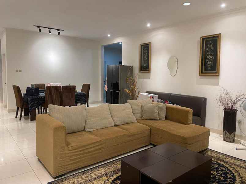 dijual rumah boulevard di kota wisata cibubur