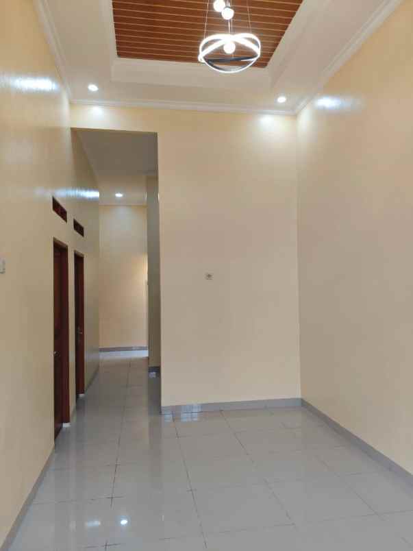 dijual rumah boulevard hijau kota