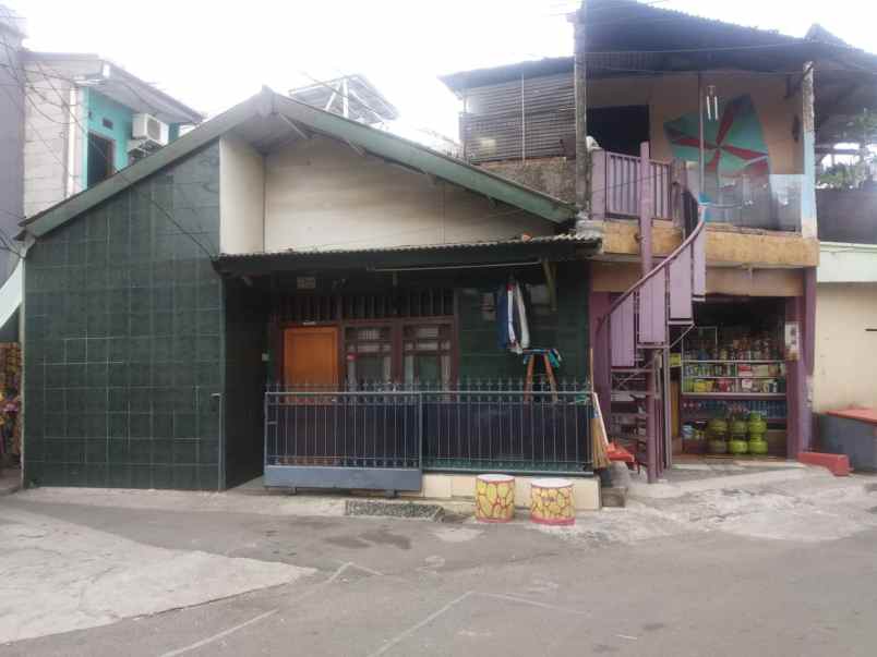 dijual rumah buaran