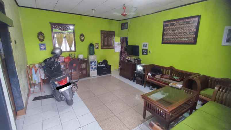 dijual rumah buaran