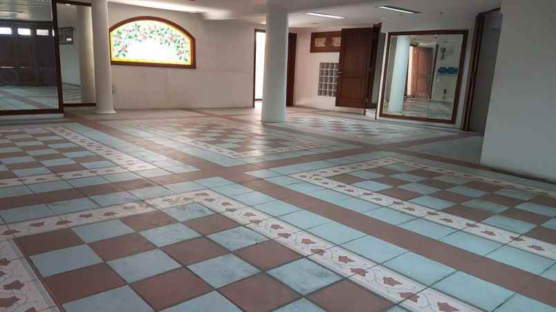 dijual rumah bukit gading villa