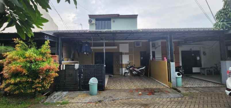 dijual rumah bumi indah