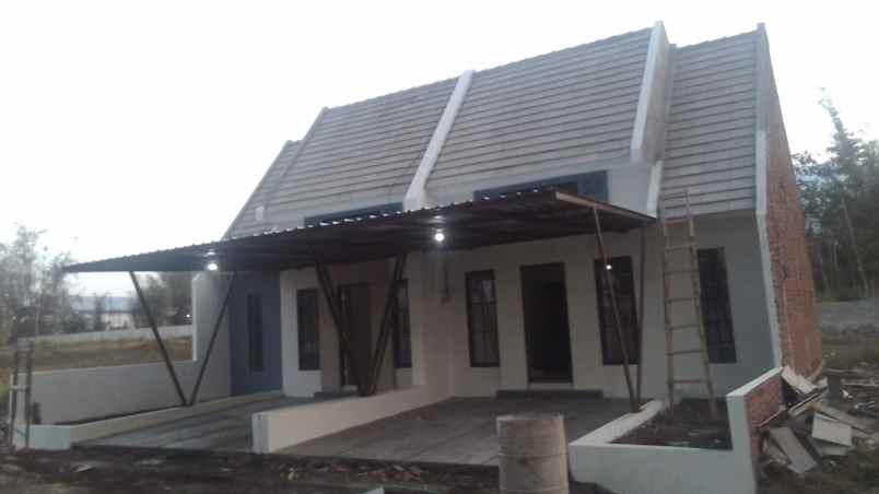 dijual rumah candirenggo