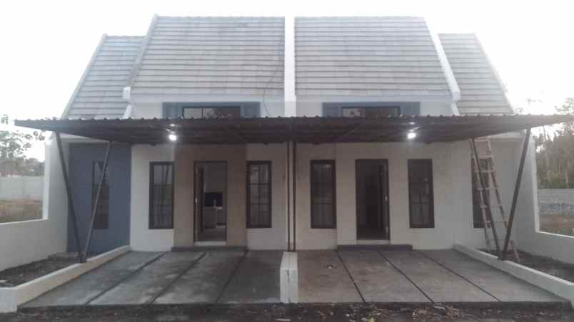 dijual rumah candirenggo