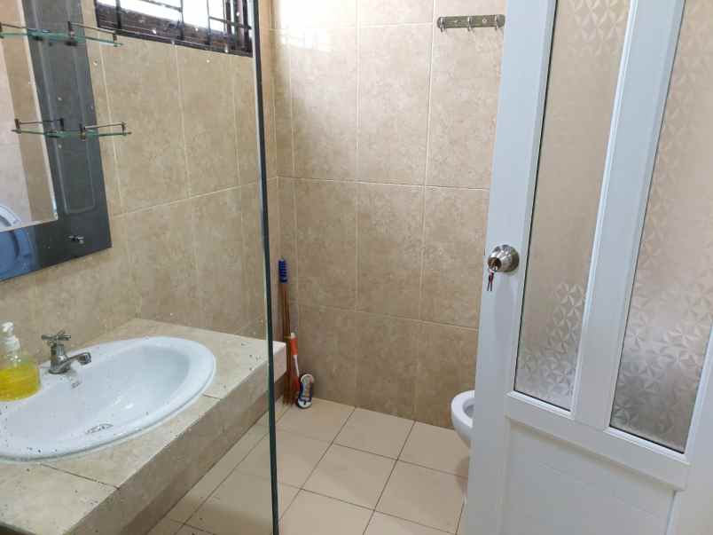 dijual rumah cantik lagoon ville citra raya tangerang