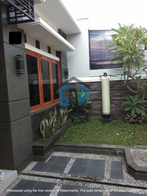 dijual rumah cihanjuang