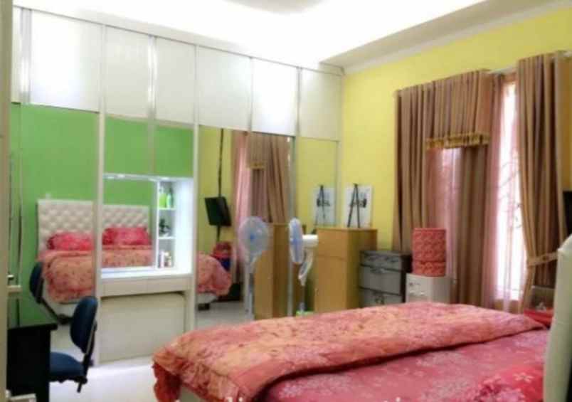 dijual rumah cililitan besar jl udayana