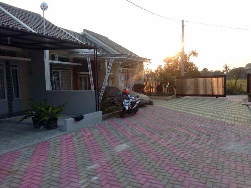 dijual rumah cimuning