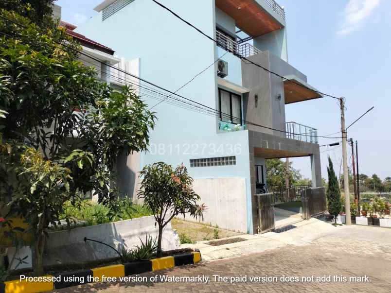 dijual rumah cipageran