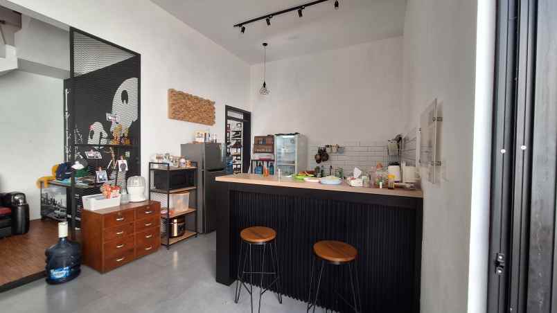 dijual rumah cipageran