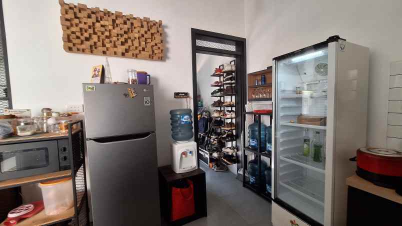 dijual rumah cipageran