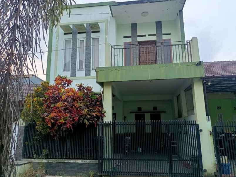 dijual rumah cipamokolan