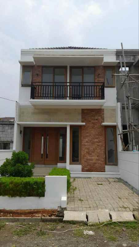 dijual rumah cipayung