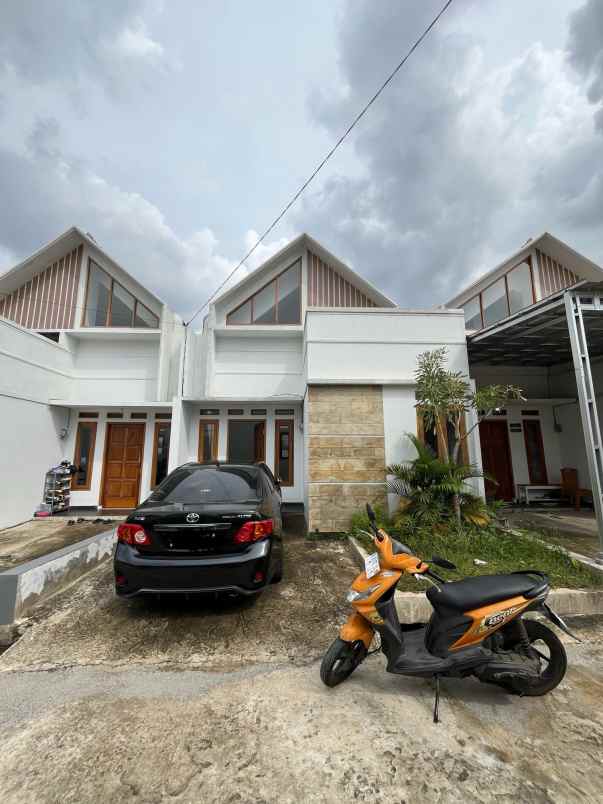 dijual rumah cipayung