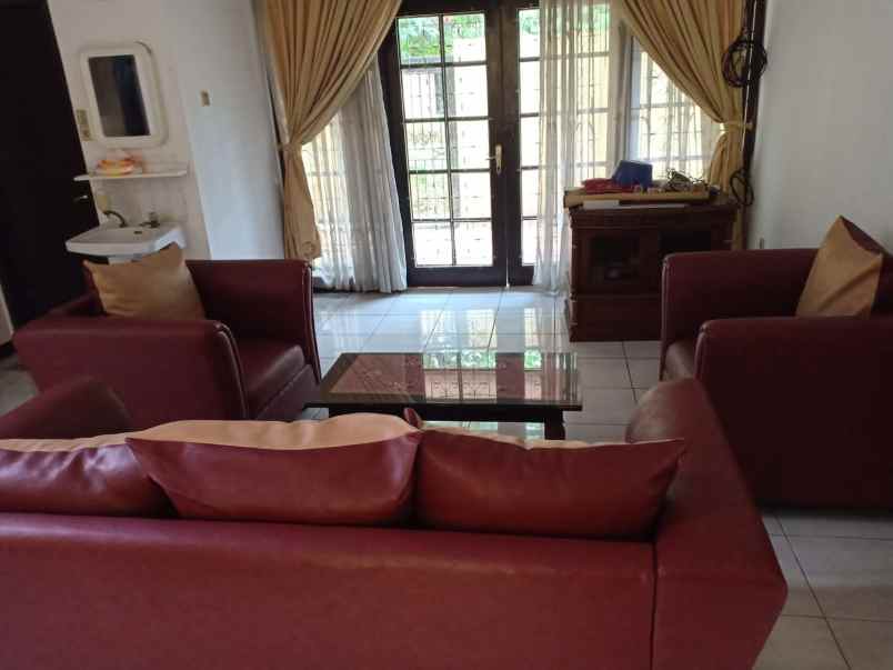 dijual rumah cipinang indah