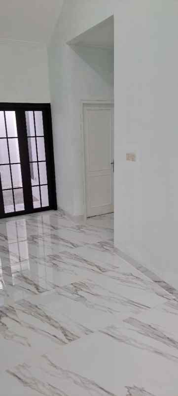 dijual rumah ciputat