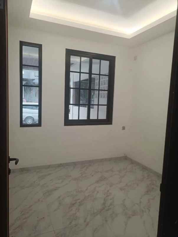 dijual rumah citragran cibubur