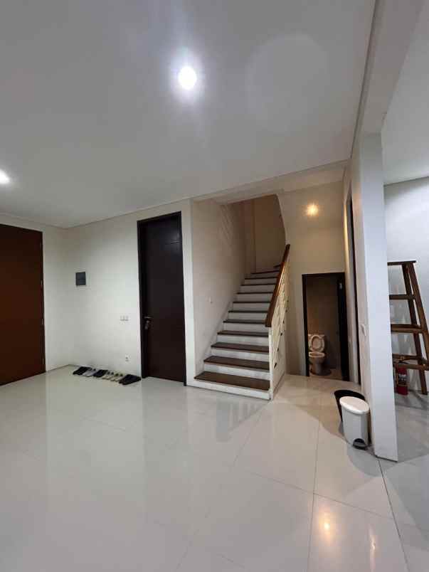 dijual rumah citraland taman puspa raya