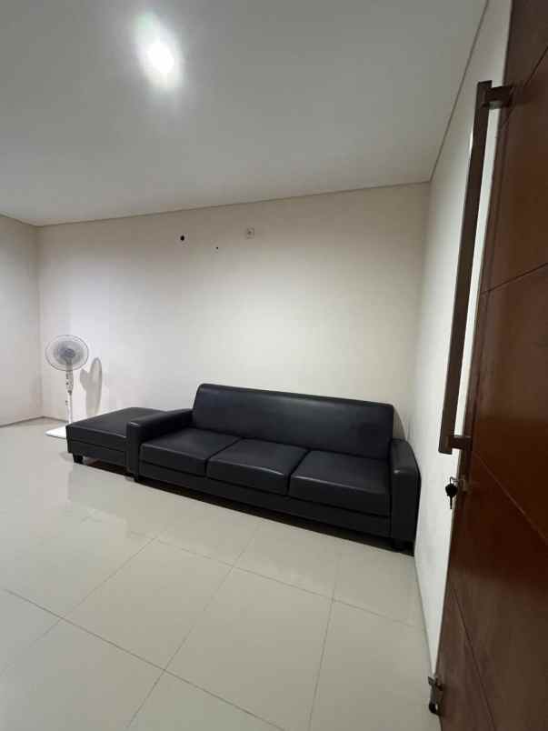 dijual rumah citraland taman puspa raya