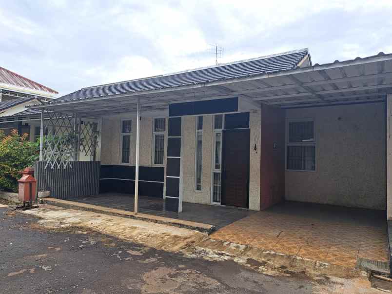 dijual rumah ciwastra